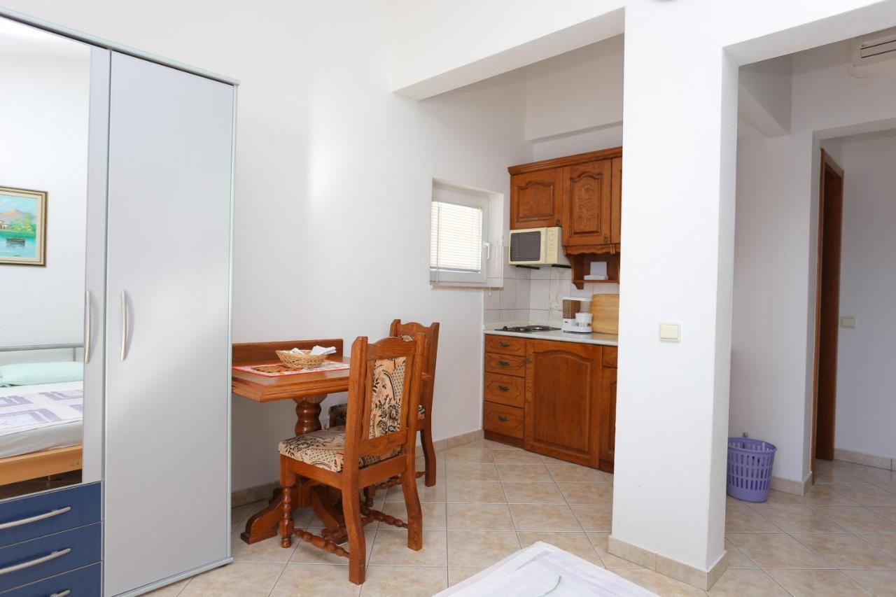 Apartments With A Parking Space Stanici, Omis - 2818 Tice Exterior photo