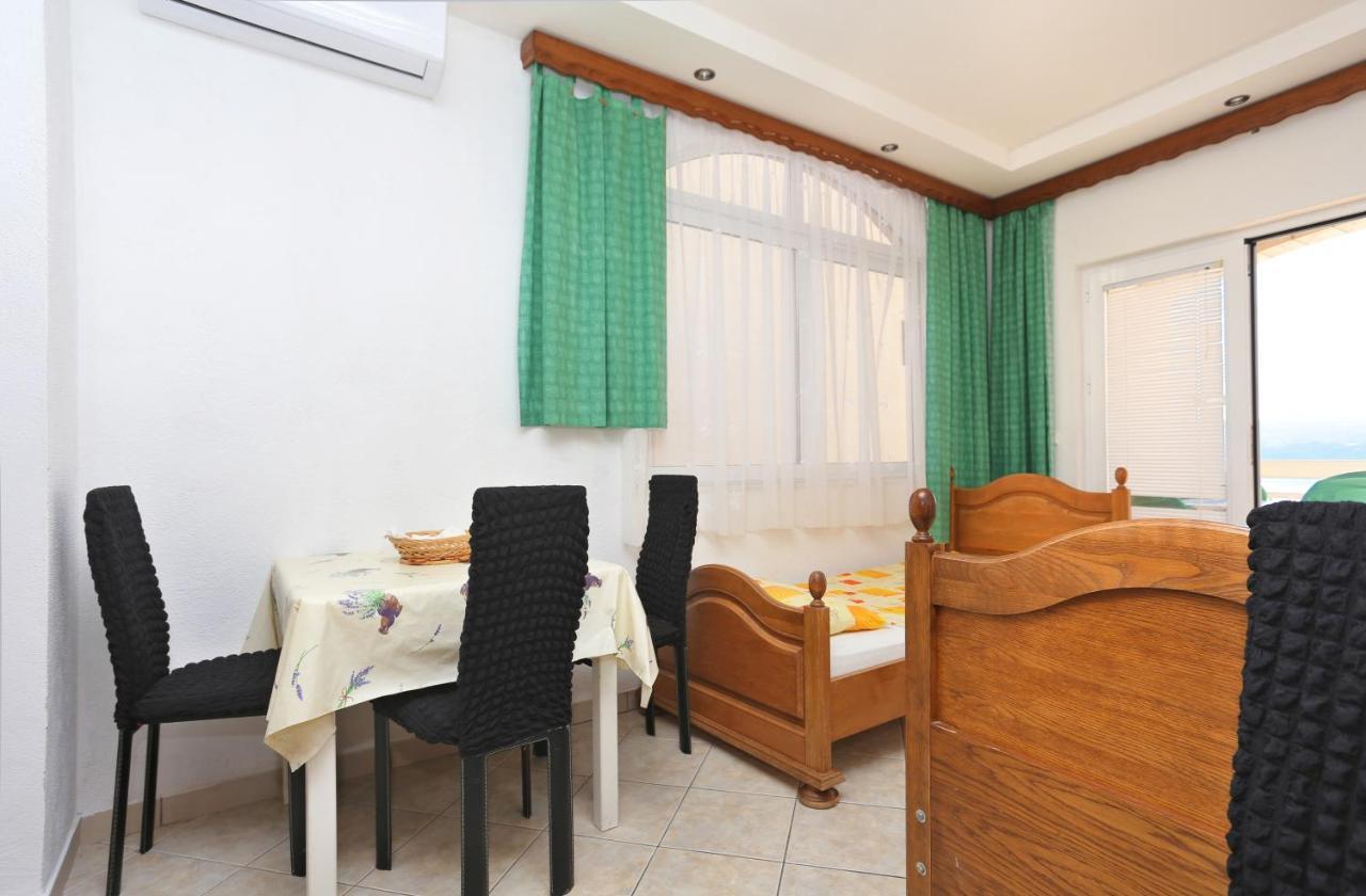 Apartments With A Parking Space Stanici, Omis - 2818 Tice Exterior photo