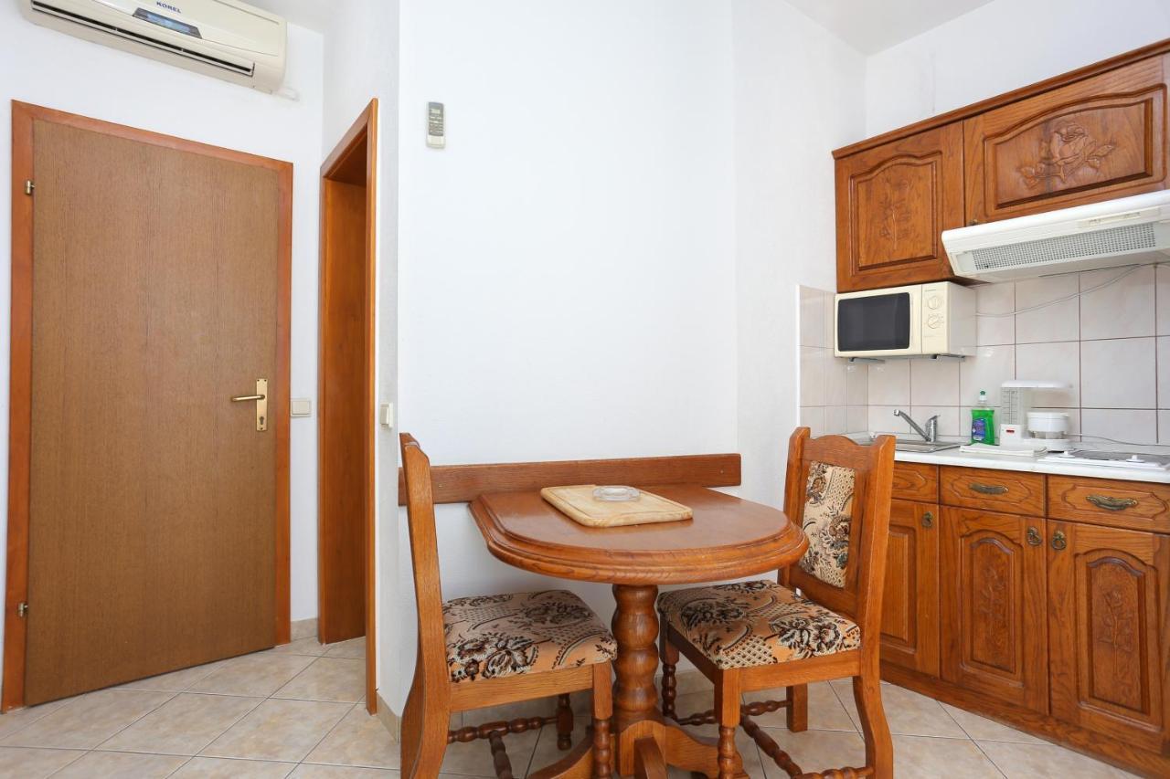 Apartments With A Parking Space Stanici, Omis - 2818 Tice Exterior photo